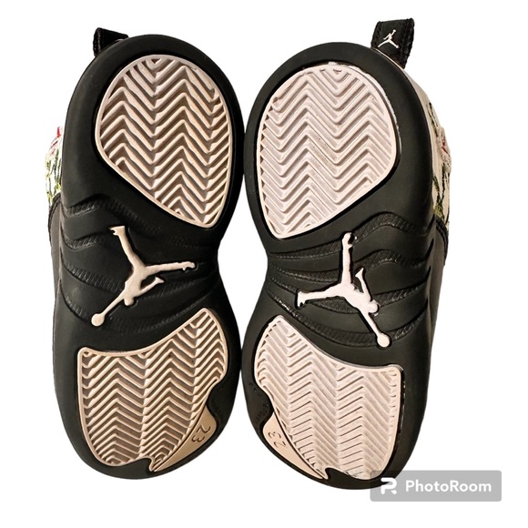 NIKE AIR JORDAN Toddler Unisex Floral Black White Sneakers RN6955-100 Size 9C - Picture 7 of 8
